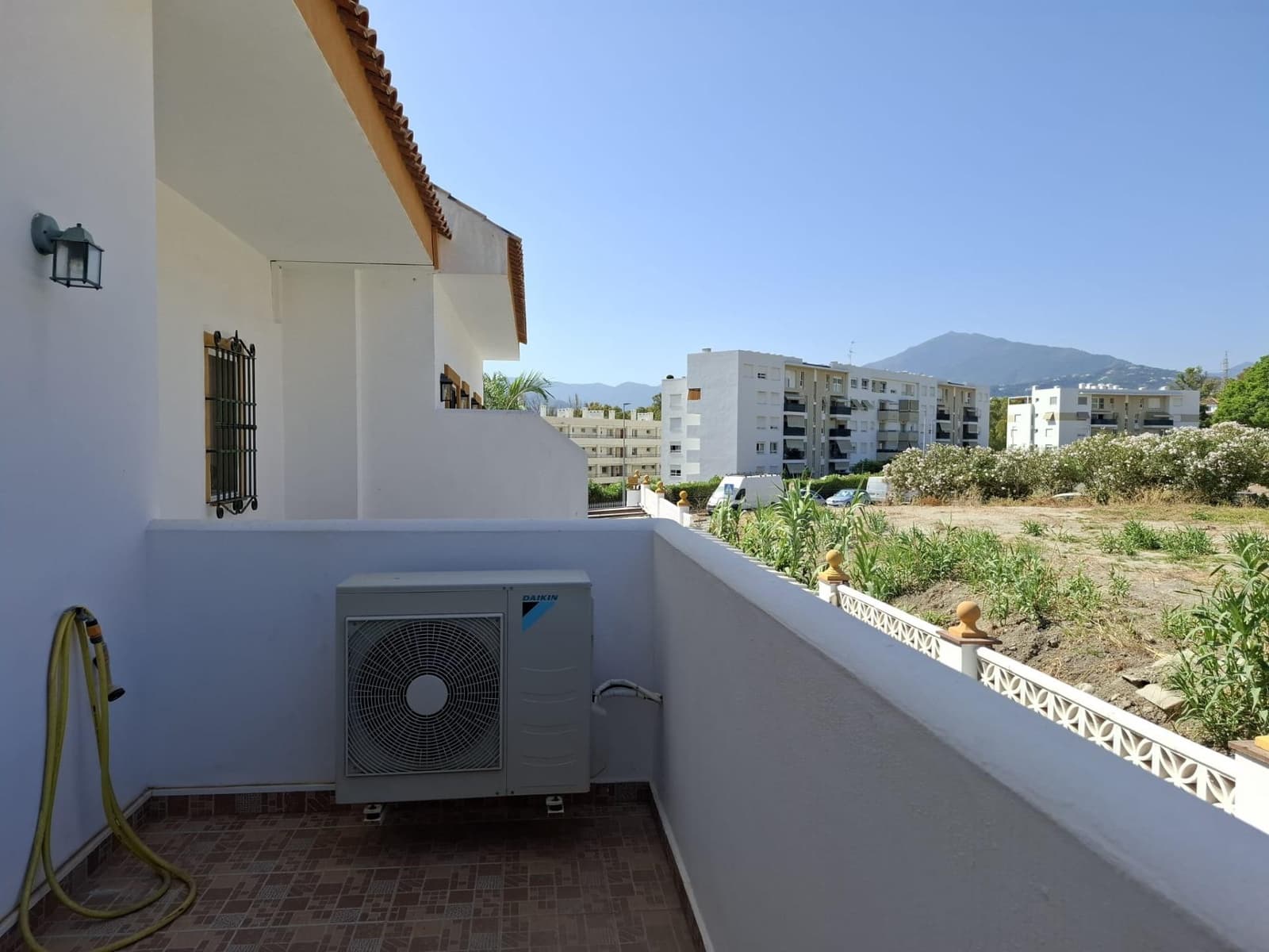 6 sypialnia Dom szeregowy na sprzedaż w Guadalmina z garażem - 885 000 € (Ref: 9691161)