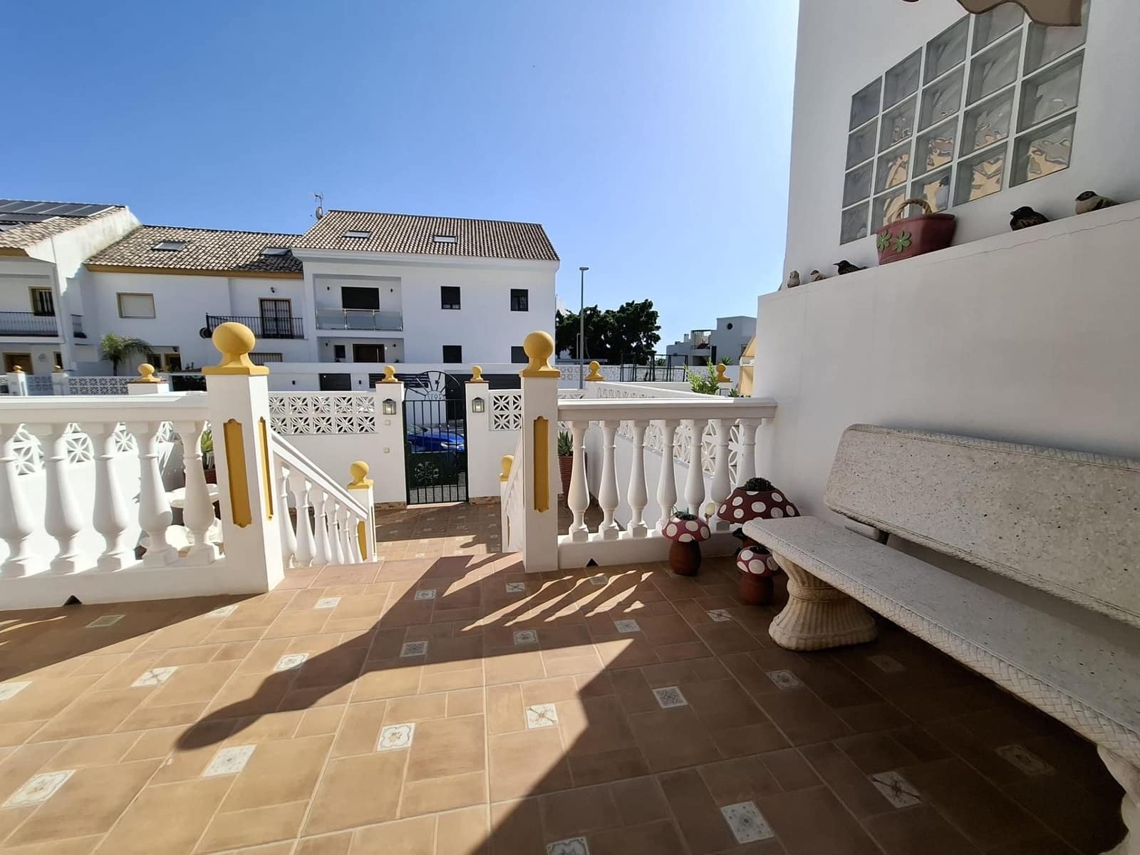 6 sypialnia Dom szeregowy na sprzedaż w Guadalmina z garażem - 885 000 € (Ref: 9691161)