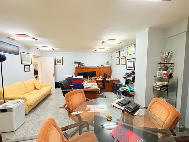 Oficina de 1 habitación en Marbella Centro, Marbella en venta - 75.000 € (Ref: 9691165)