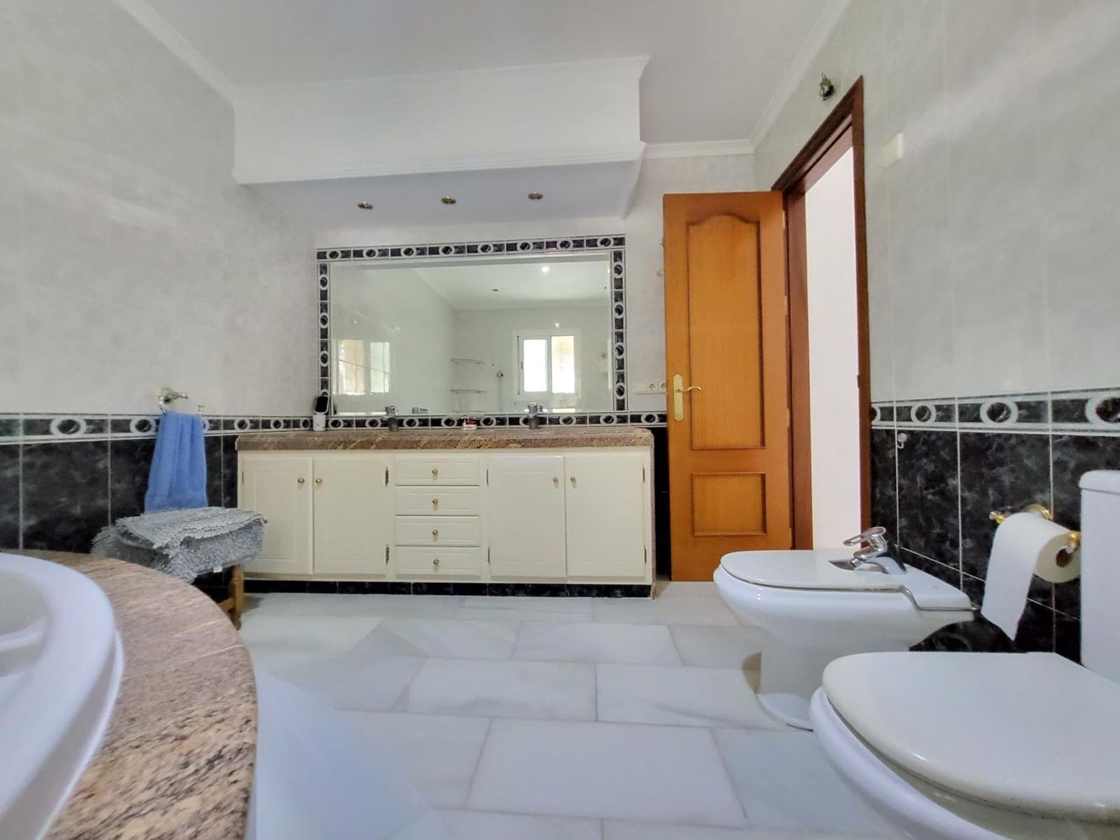 3 bedroom Apartment for sale in San Pedro de Alcantara - € 299,000 (Ref: 9691166)