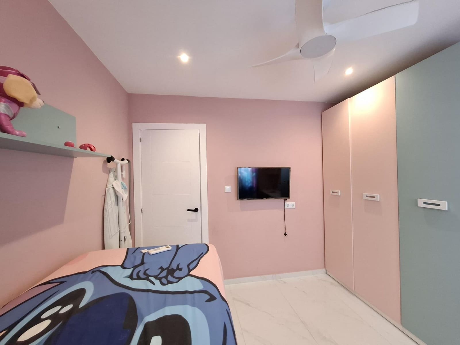 3 bedroom Flat for sale in San Pedro de Alcantara with pool - € 320,000 (Ref: 9730386)