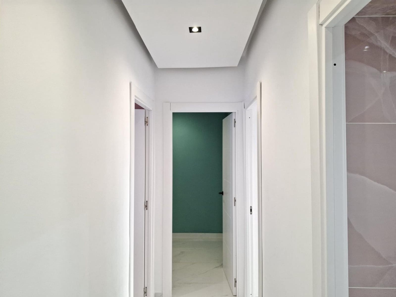 3 bedroom Flat for sale in San Pedro de Alcantara with pool - € 320,000 (Ref: 9730386)