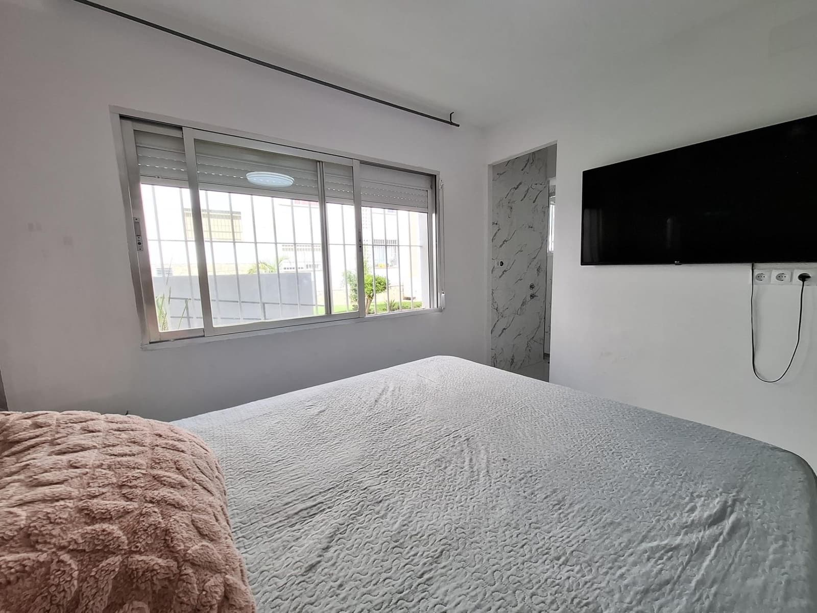 3 bedroom Flat for sale in San Pedro de Alcantara with pool - € 320,000 (Ref: 9730386)