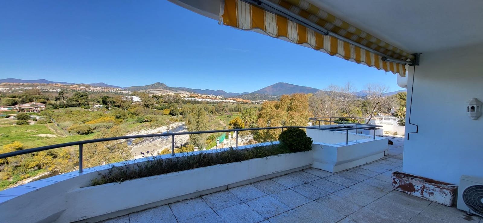 2 camera da letto Appartamento da affittare in Guadalmina con garage - 1.600 € (Rif: 9752299)