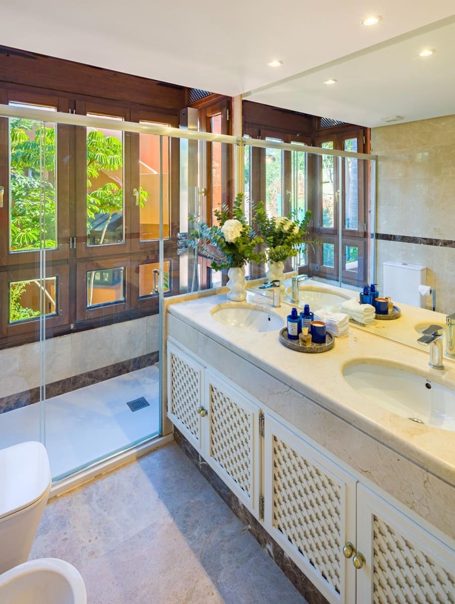 4 bedroom Apartment for sale in Marbella with pool garage - € 820,000 (Ref: 9765163)