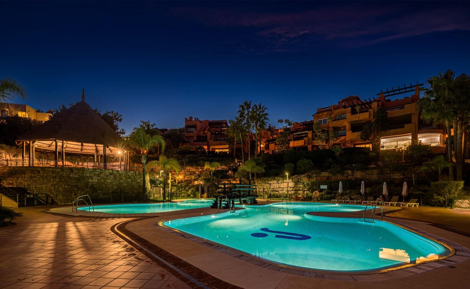 4 bedroom Apartment for sale in Marbella with pool garage - € 820,000 (Ref: 9765163)