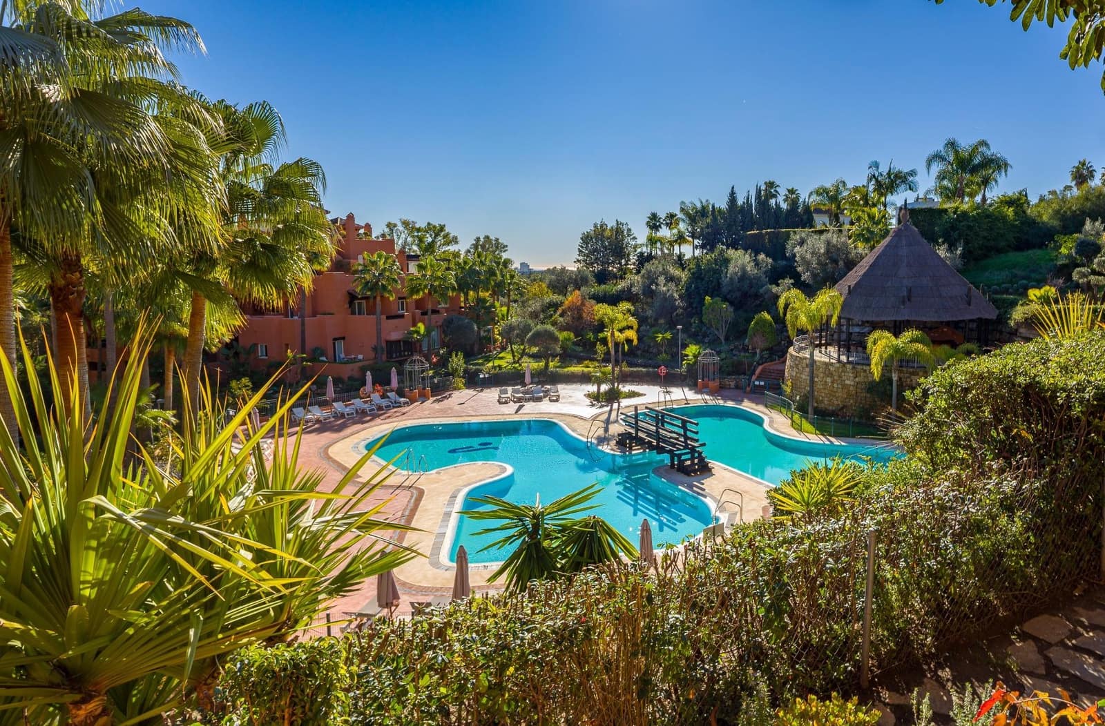 4 bedroom Apartment for sale in Marbella with pool garage - € 820,000 (Ref: 9765163)