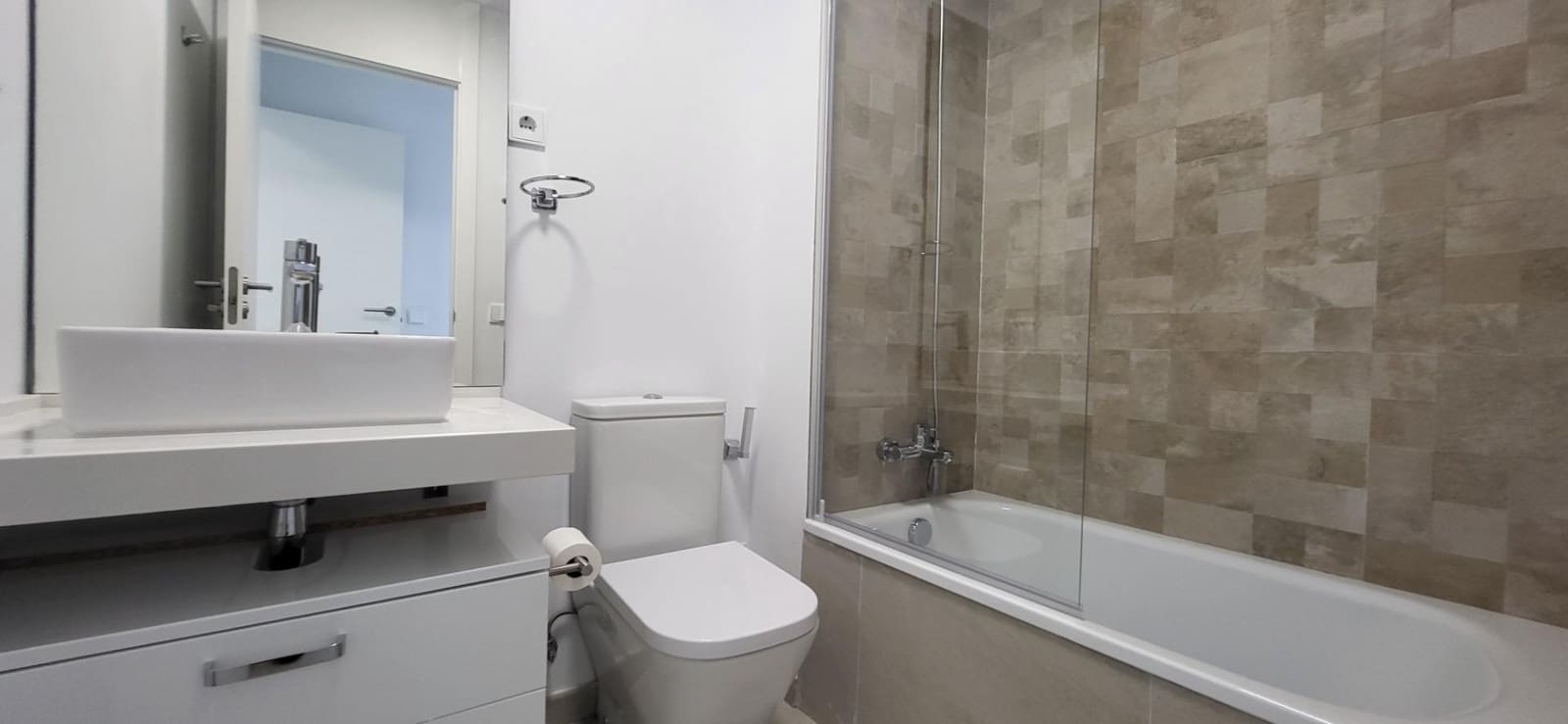 Apartamento de 2 habitaciones en San Pedro de Alcantara en venta con piscina garaje - 440.000 € (Ref: 9773354)