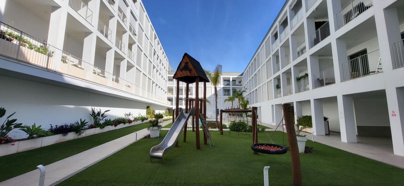 Apartamento de 2 habitaciones en San Pedro de Alcantara en venta con piscina garaje - 440.000 € (Ref: 9773354)