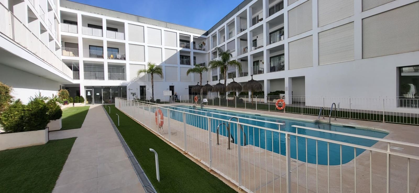 Apartamento de 2 habitaciones en San Pedro de Alcantara en venta con piscina garaje - 440.000 € (Ref: 9773354)