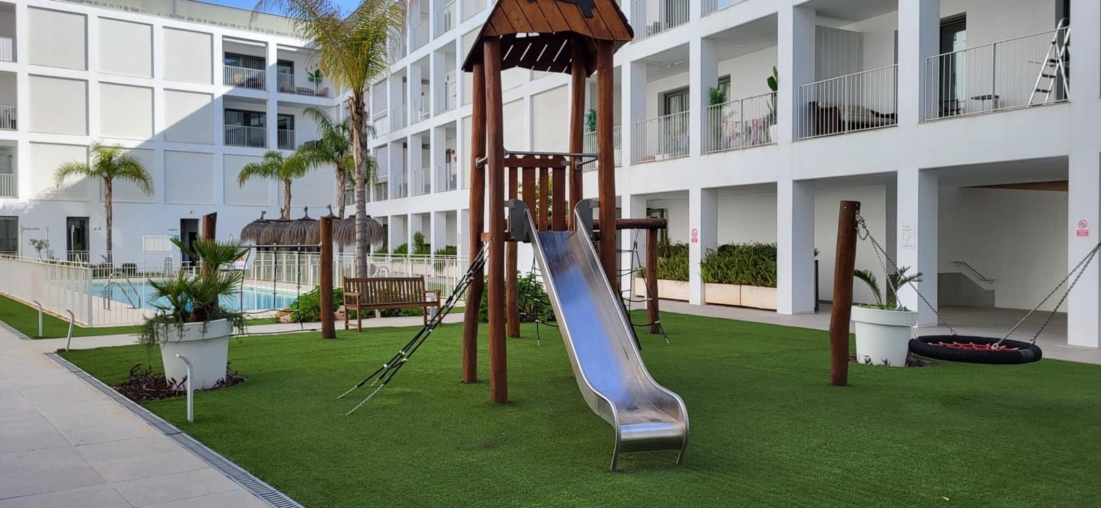 Apartamento de 2 habitaciones en San Pedro de Alcantara en venta con piscina garaje - 440.000 € (Ref: 9773354)