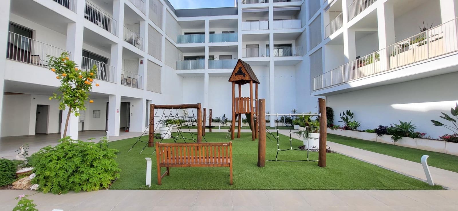 Apartamento de 2 habitaciones en San Pedro de Alcantara en venta con piscina garaje - 440.000 € (Ref: 9773354)