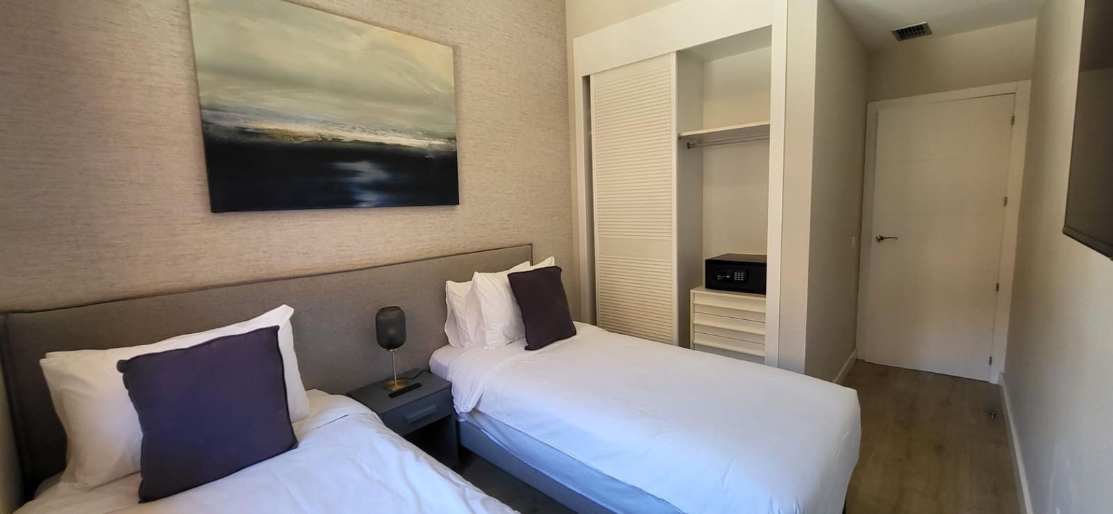 2 sypialnia Apartament na sprzedaż w Serranillos del Valle z basenem garażem - 259 000 € (Ref: 9778381)