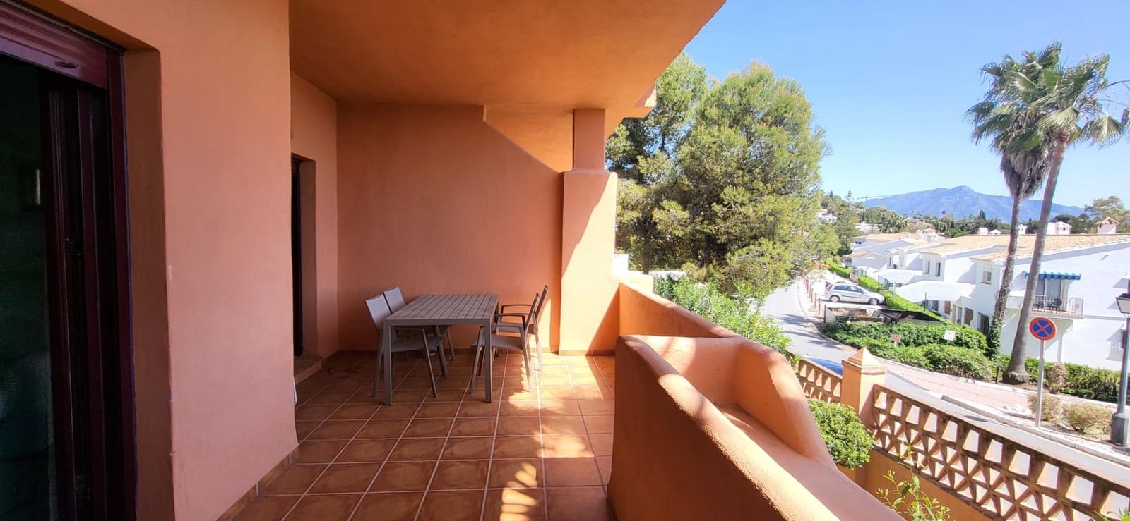 2 sypialnia Apartament na sprzedaż w Serranillos del Valle z basenem garażem - 259 000 € (Ref: 9778381)