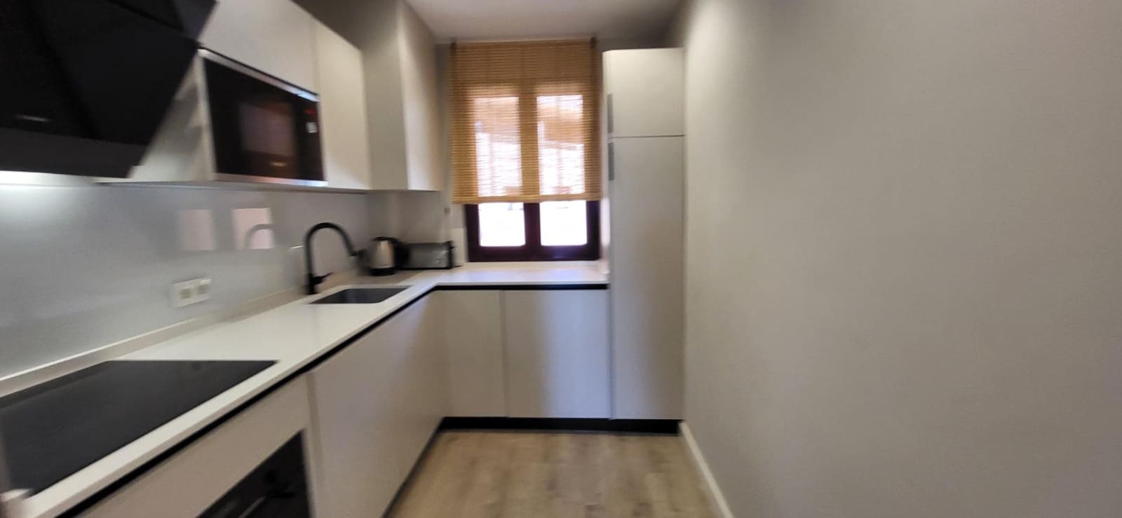 2 sypialnia Apartament na sprzedaż w Serranillos del Valle z basenem garażem - 259 000 € (Ref: 9778381)