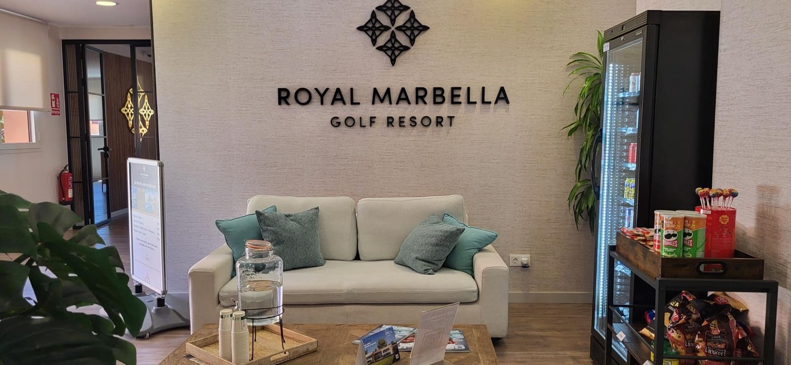 2 sypialnia Apartament na sprzedaż w Serranillos del Valle z basenem garażem - 259 000 € (Ref: 9778381)