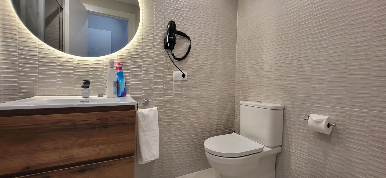 2 sypialnia Apartament na sprzedaż w Serranillos del Valle z basenem garażem - 259 000 € (Ref: 9778381)