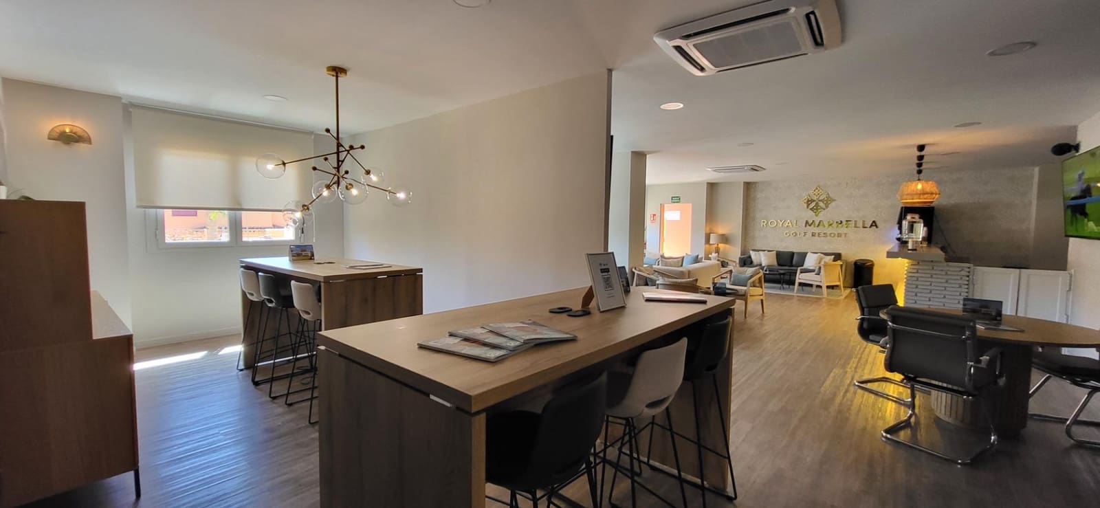 2 sypialnia Apartament na sprzedaż w Serranillos del Valle z basenem garażem - 259 000 € (Ref: 9778381)