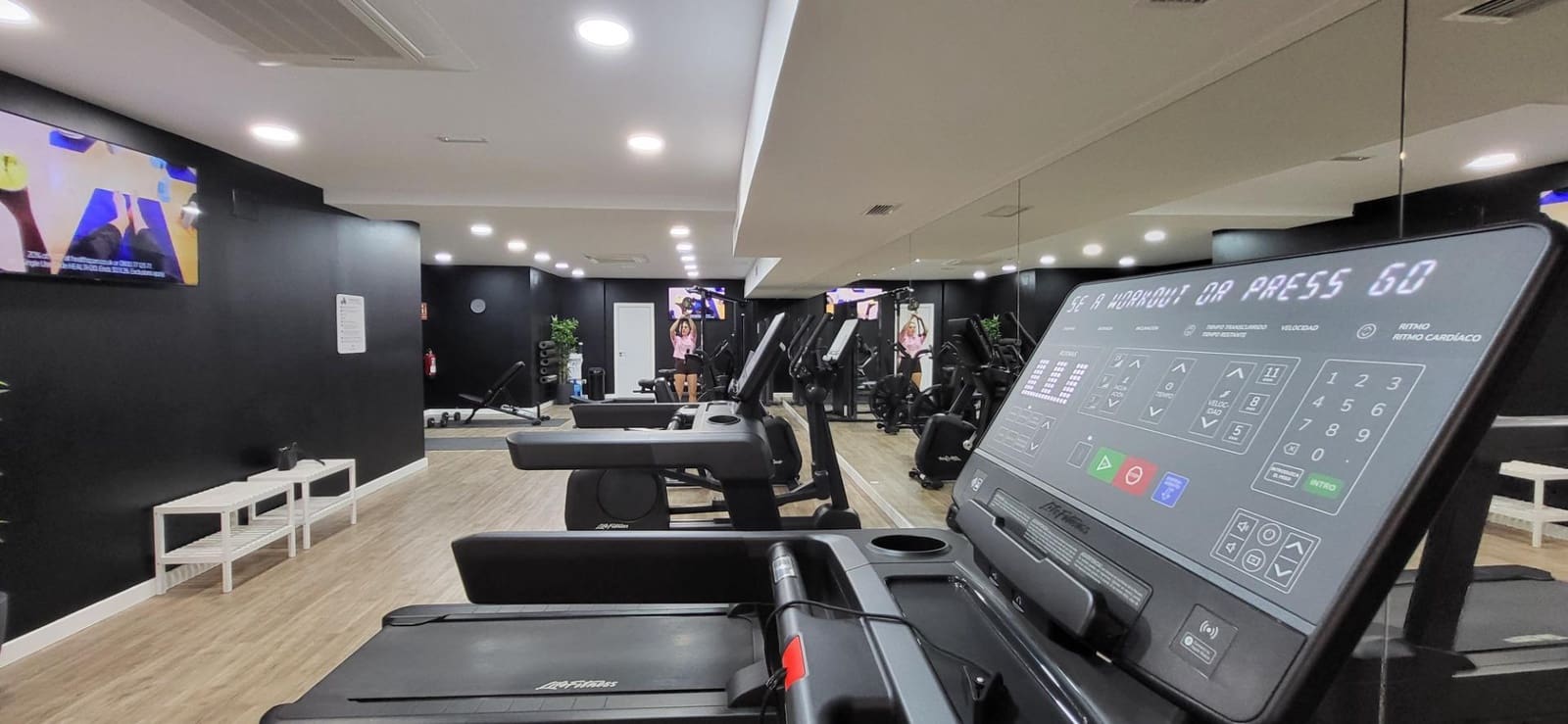 2 sypialnia Apartament na sprzedaż w Serranillos del Valle z basenem garażem - 259 000 € (Ref: 9778381)