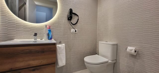 2 quarto Apartamento para venda em Serranillos del Valle com piscina garagem - 259 000 € (Ref: 9778381)