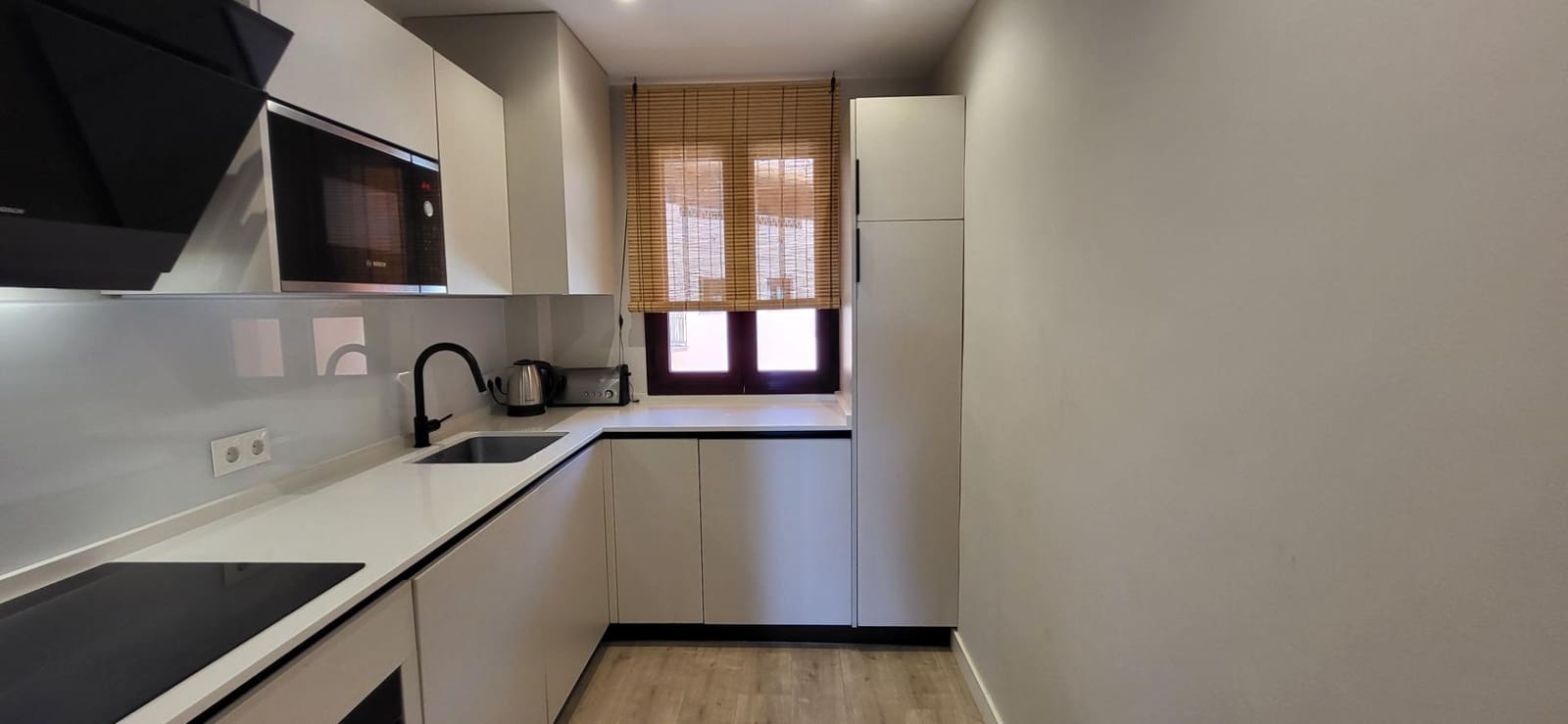2 sypialnia Apartament na sprzedaż w Serranillos del Valle z basenem garażem - 259 000 € (Ref: 9778381)