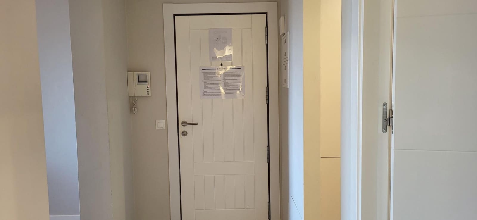 2 sypialnia Apartament na sprzedaż w Serranillos del Valle z basenem garażem - 259 000 € (Ref: 9778381)