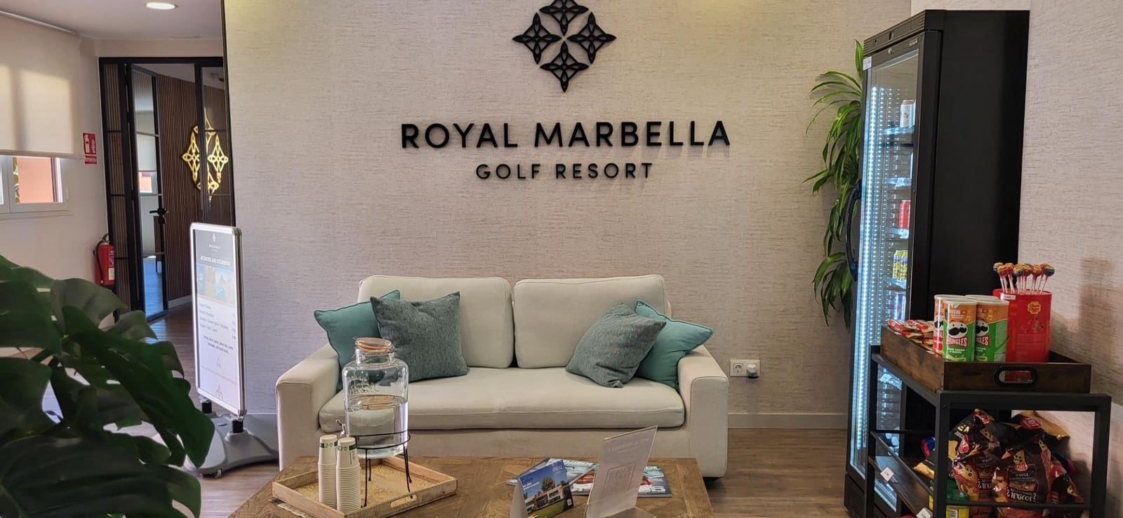 2 sypialnia Apartament na sprzedaż w Serranillos del Valle z basenem garażem - 259 000 € (Ref: 9778381)