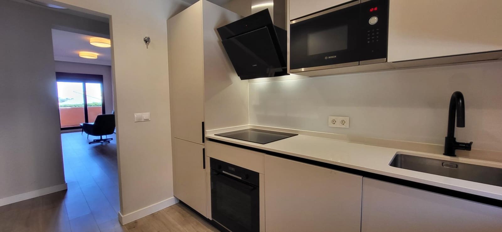 2 sypialnia Apartament na sprzedaż w Serranillos del Valle z basenem garażem - 259 000 € (Ref: 9778381)