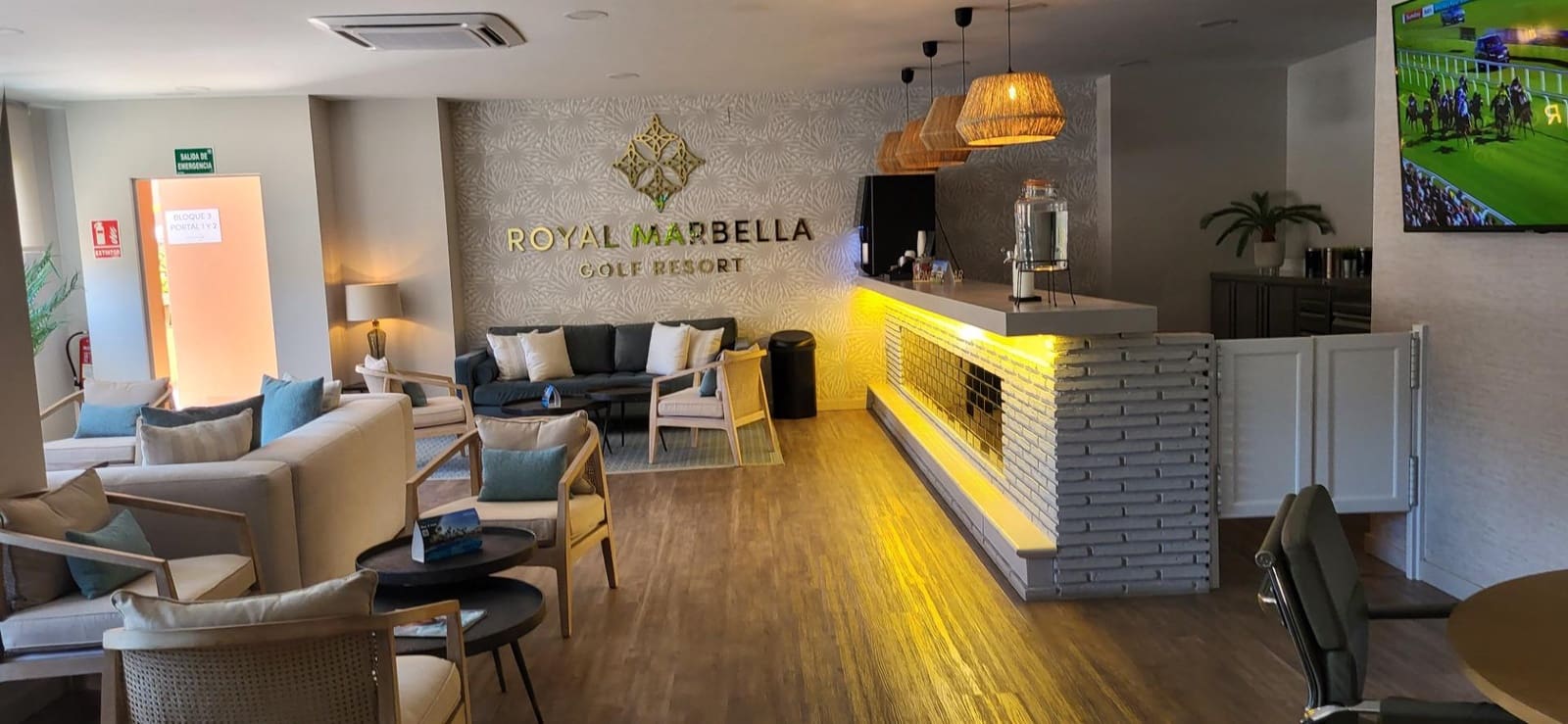 2 sypialnia Apartament na sprzedaż w Serranillos del Valle z basenem garażem - 259 000 € (Ref: 9778381)