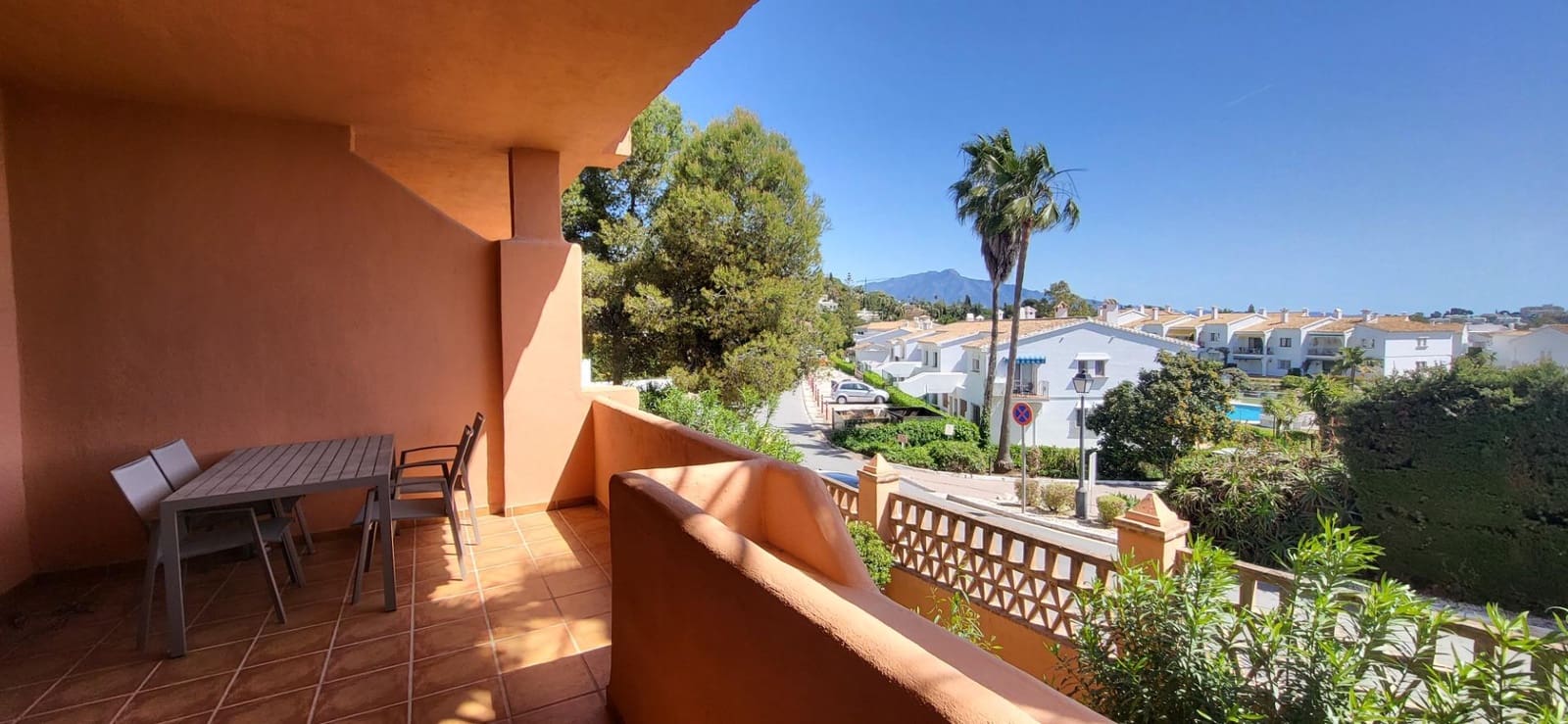 2 sypialnia Apartament na sprzedaż w Serranillos del Valle z basenem garażem - 259 000 € (Ref: 9778381)