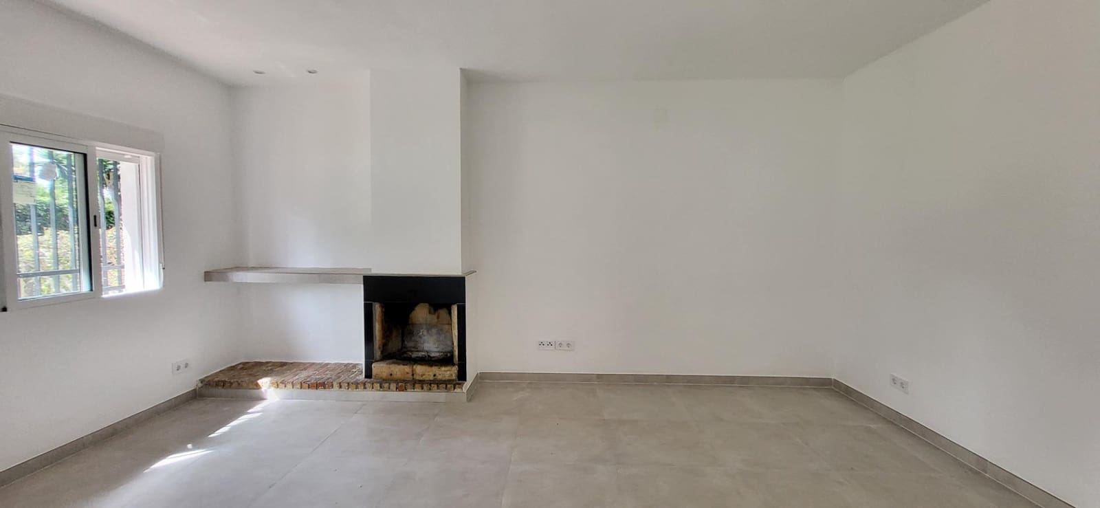 2 slaapkamer Rijtjeshuis te koop in Marbella met zwembad - € 490.000 (Ref: 9794919)