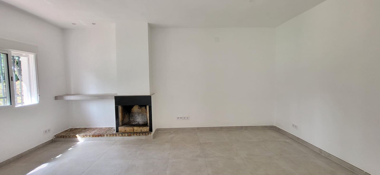 2 slaapkamer Rijtjeshuis te koop in Marbella met zwembad - € 490.000 (Ref: 9794919)