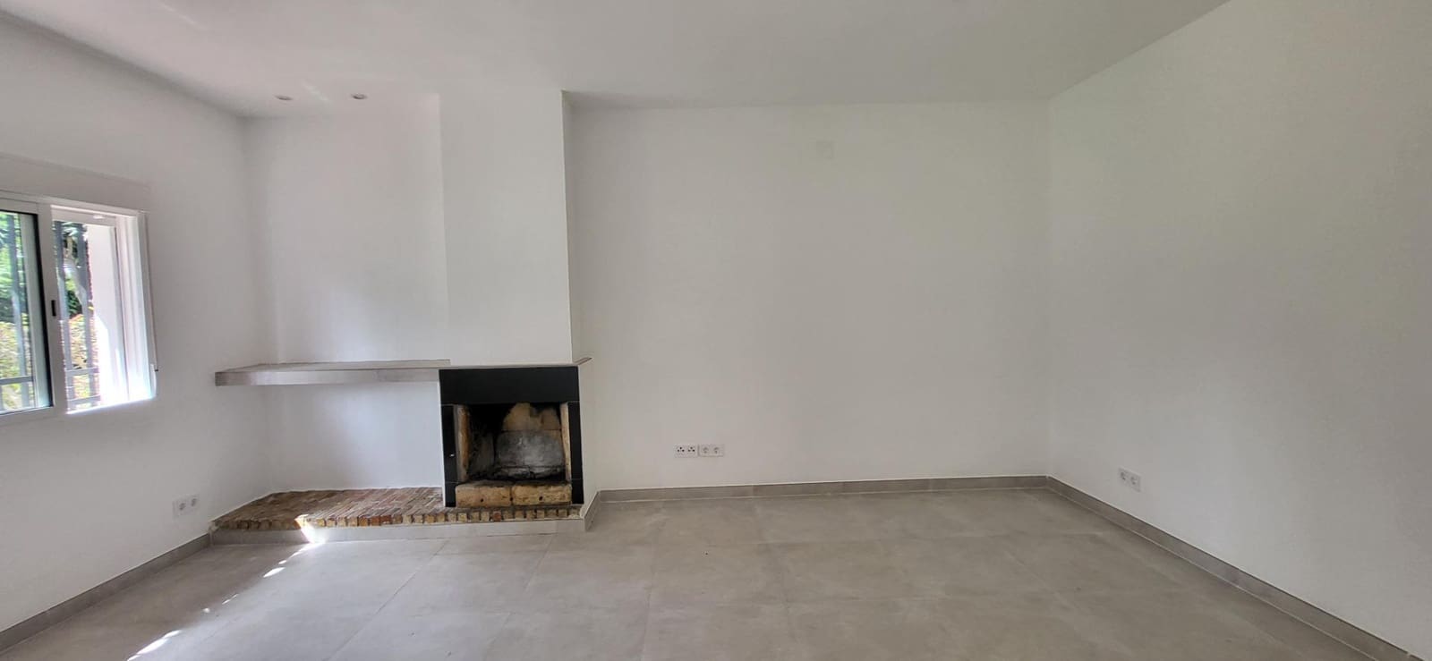 2 slaapkamer Rijtjeshuis te koop in Marbella met zwembad - € 490.000 (Ref: 9794919)