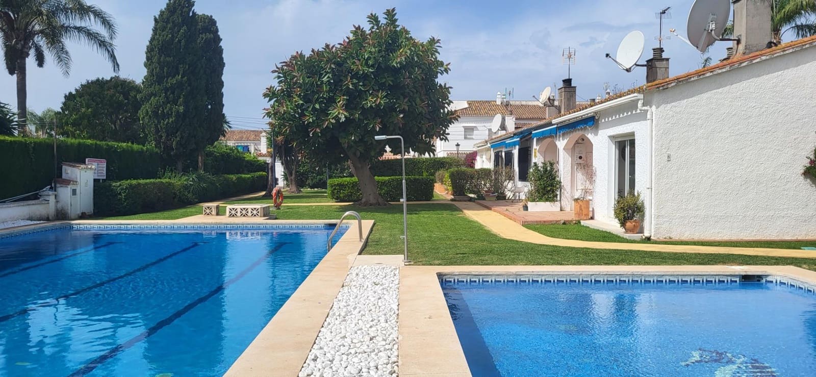 2 slaapkamer Rijtjeshuis te koop in Marbella met zwembad - € 490.000 (Ref: 9794919)