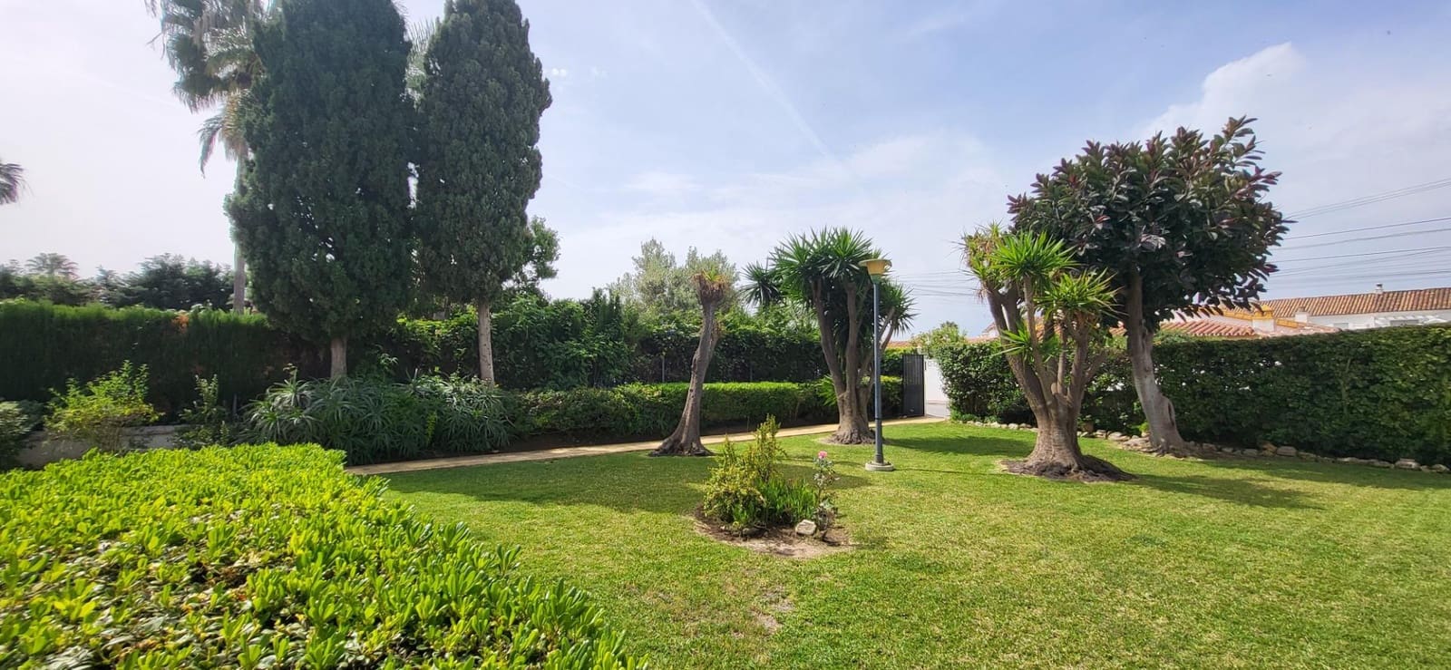 2 slaapkamer Rijtjeshuis te koop in Marbella met zwembad - € 490.000 (Ref: 9794919)