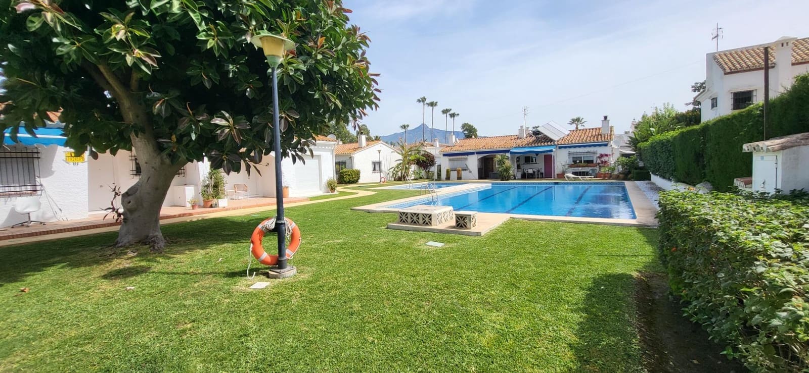2 slaapkamer Rijtjeshuis te koop in Marbella met zwembad - € 490.000 (Ref: 9794919)