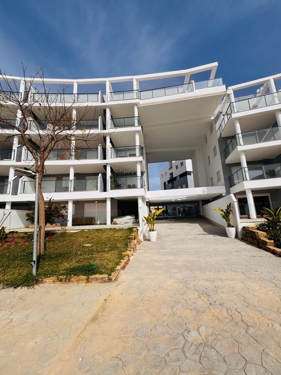 2 slaapkamer Appartement te koop in Manilva met zwembad garage - € 455.000 (Ref: 9804595)