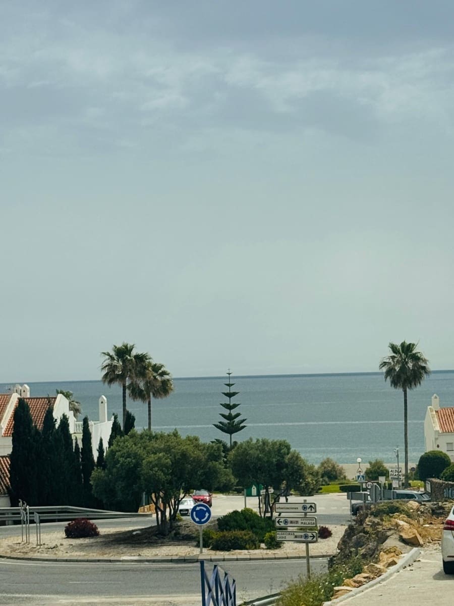 2 slaapkamer Appartement te koop in Manilva met zwembad garage - € 455.000 (Ref: 9804595)