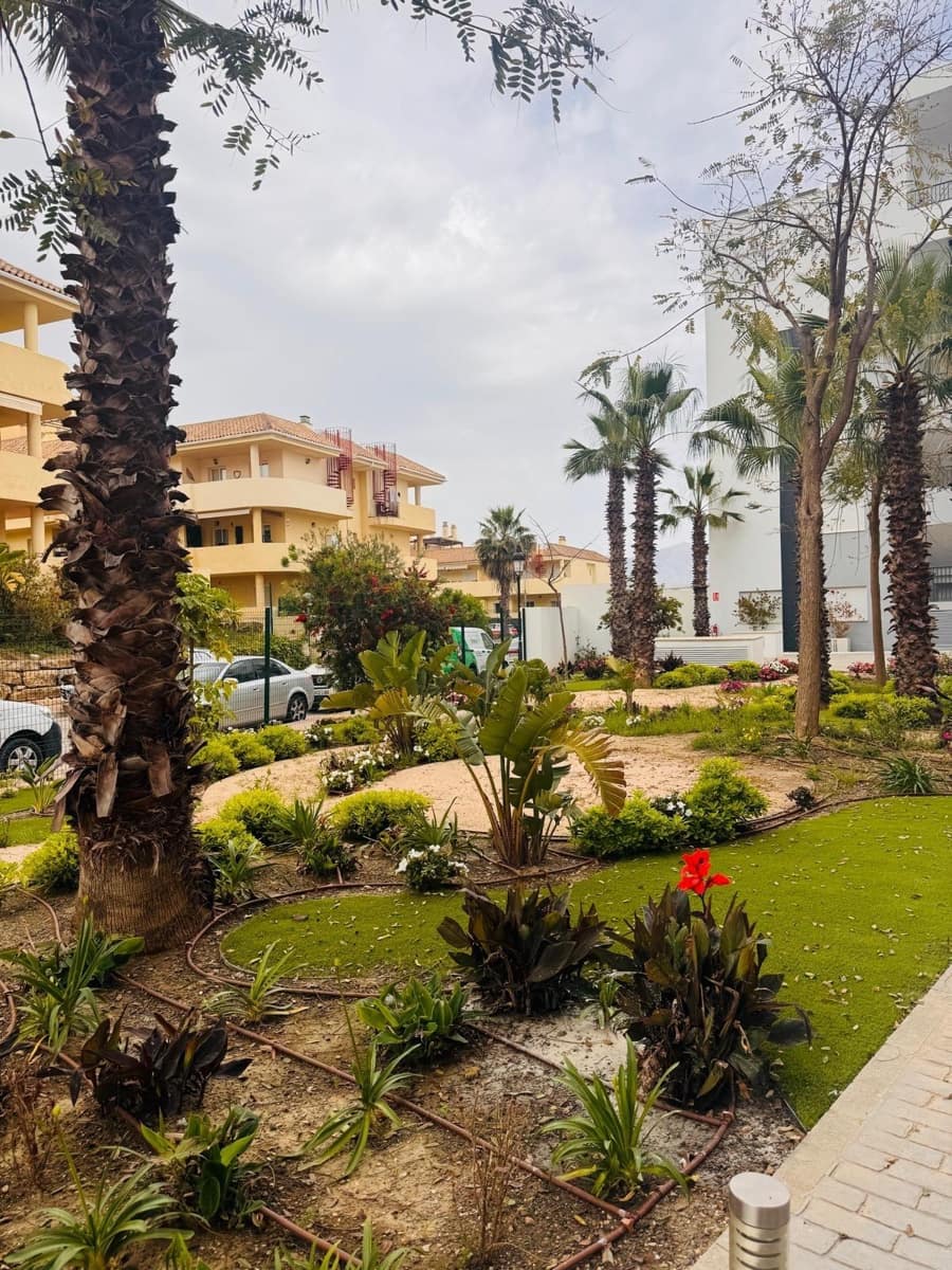 2 slaapkamer Appartement te koop in Manilva met zwembad garage - € 455.000 (Ref: 9804595)