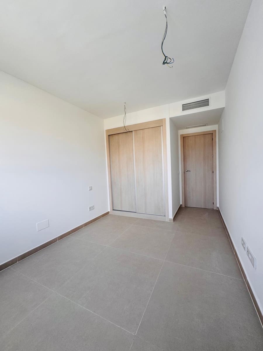 2 soverom Leilighet til salgs i Manilva med svømmebasseng garasje - € 399 000 (Ref: 9804595)