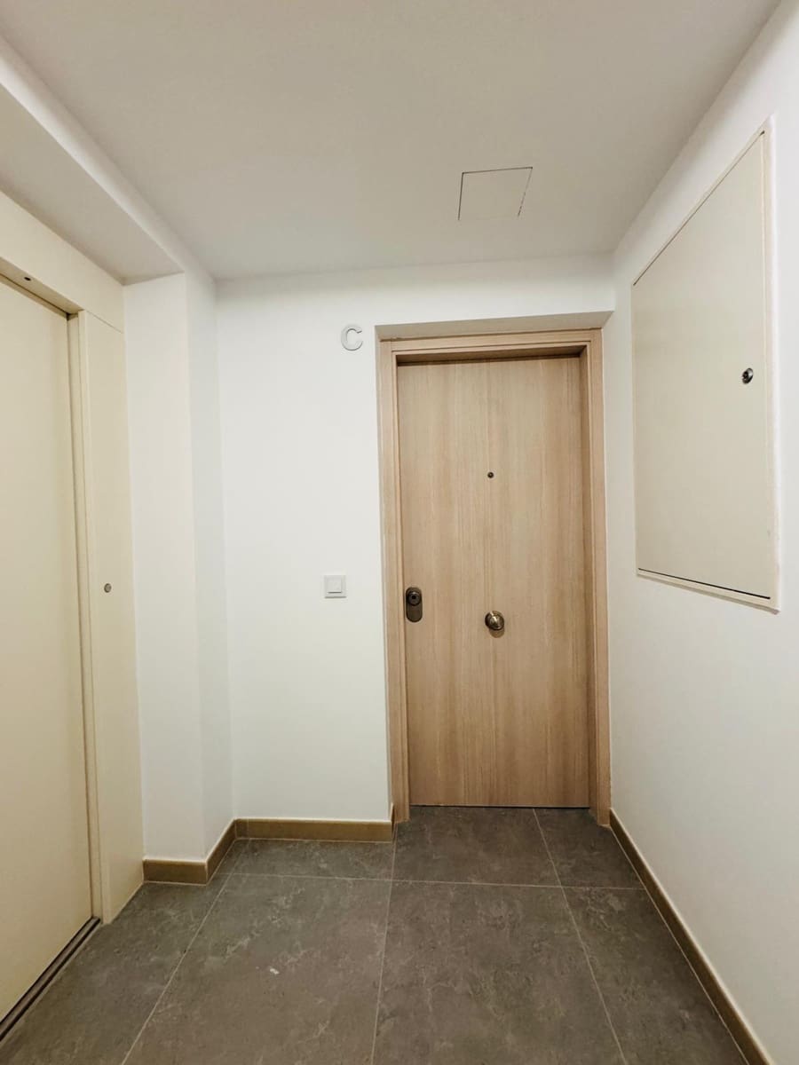 2 soverom Leilighet til salgs i Manilva med svømmebasseng garasje - € 399 000 (Ref: 9804595)