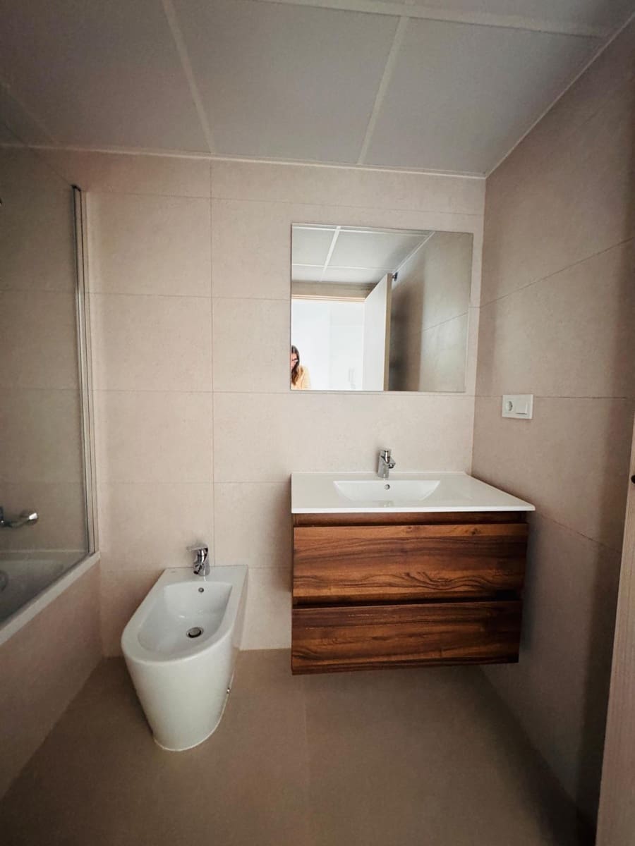 2 soverom Leilighet til salgs i Manilva med svømmebasseng garasje - € 399 000 (Ref: 9804595)