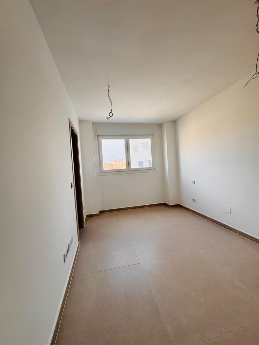 2 soverom Leilighet til salgs i Manilva med svømmebasseng garasje - € 399 000 (Ref: 9804595)