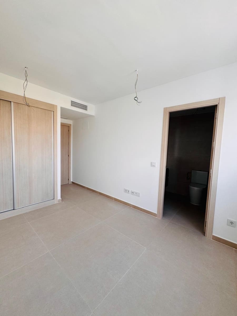 2 soverom Leilighet til salgs i Manilva med svømmebasseng garasje - € 399 000 (Ref: 9804595)