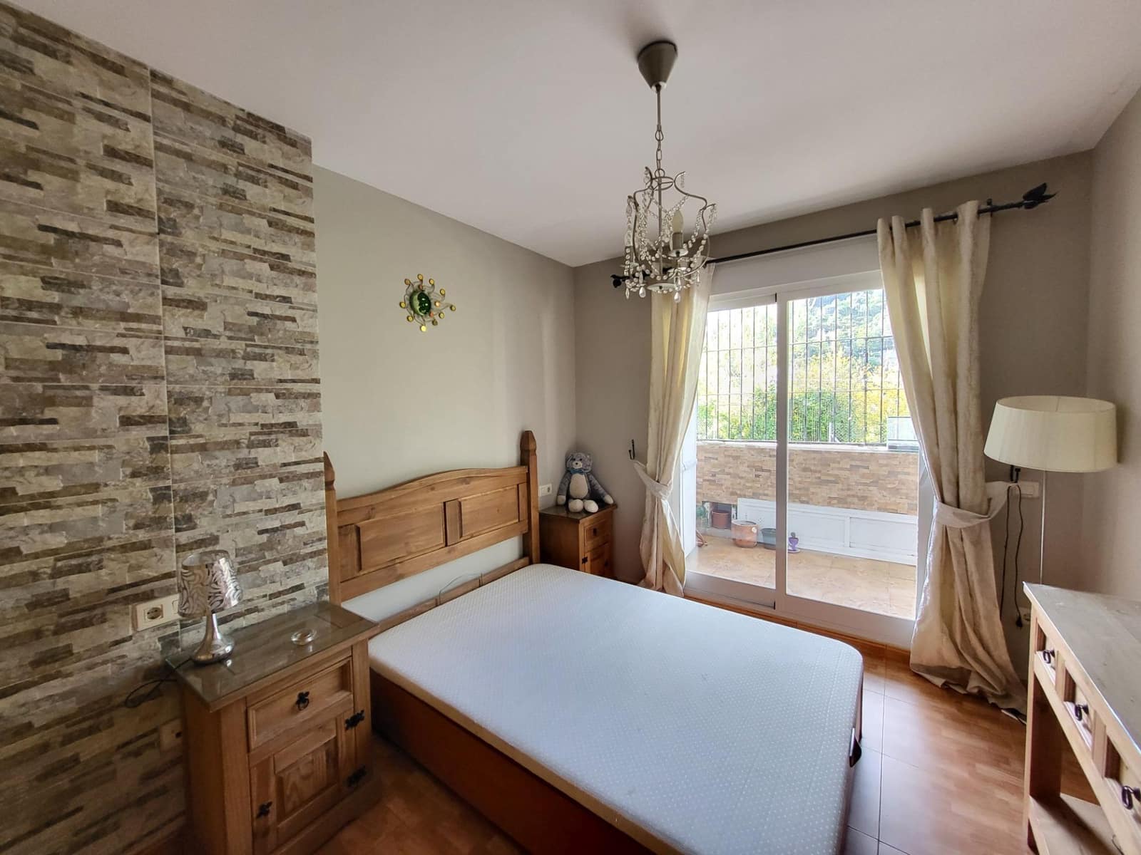 2 sovrum Lägenhet att hyra i Ojen med garage - 1 300 € (Ref: 9808301)