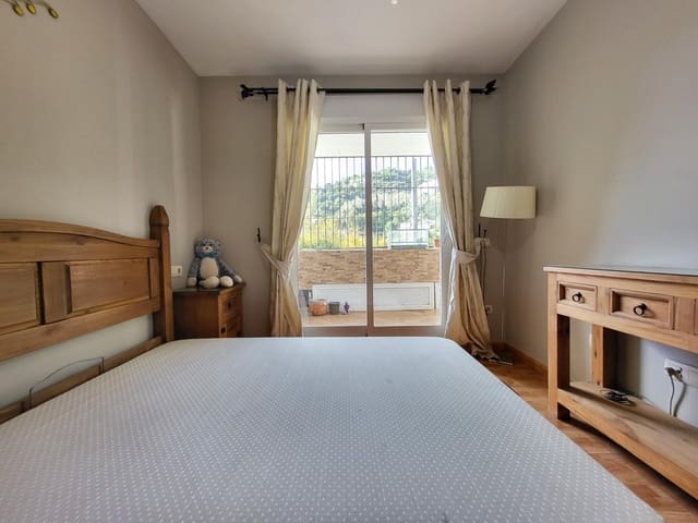 2 sovrum Lägenhet att hyra i Ojen med garage - 1 300 € (Ref: 9808301)