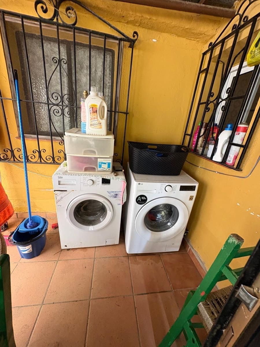 2 bedroom Semi-detached Villa for rent in Guadiaro - € 700 (Ref: 9818120)