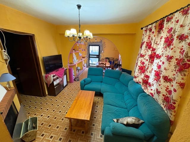 2 bedroom Semi-detached Villa for rent in Guadiaro, San Roque - € 700 (Ref: 9818120)