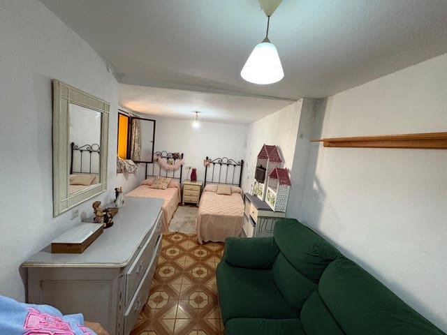 2 bedroom Semi-detached Villa for rent in Guadiaro, San Roque - € 700 (Ref: 9818120)