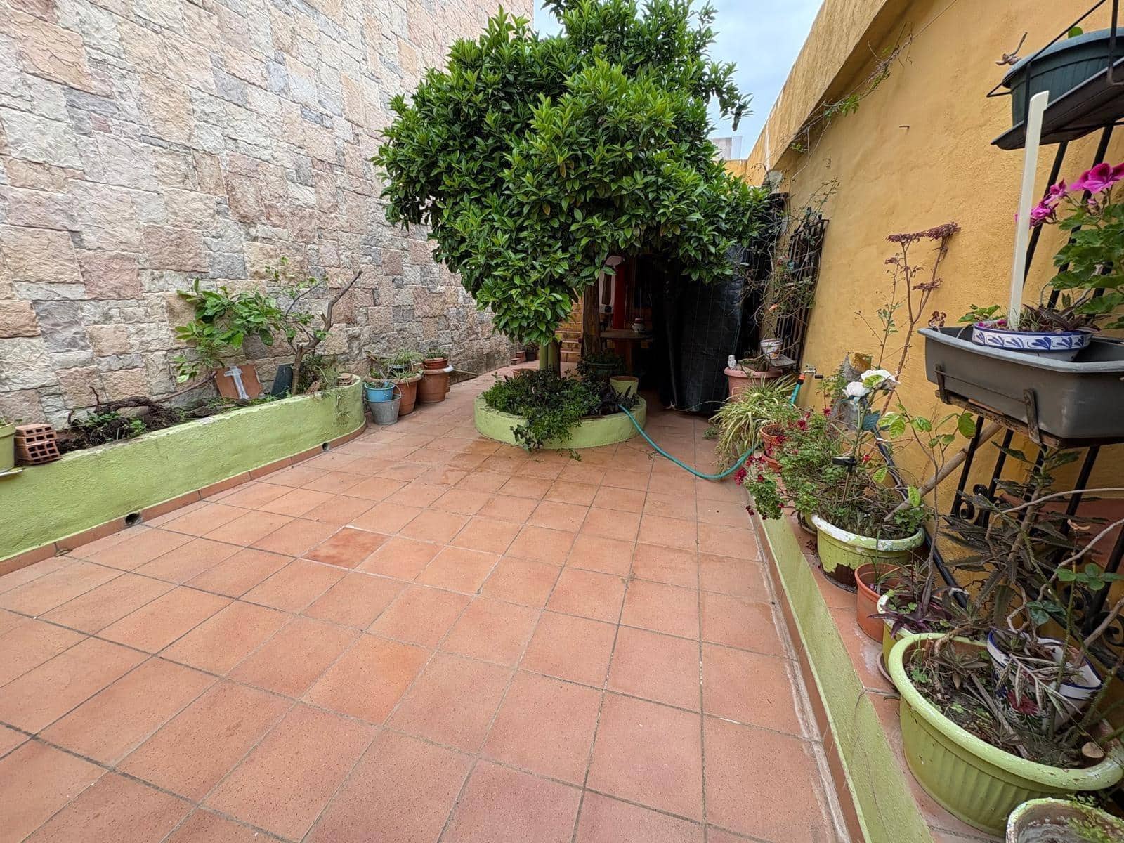 2 bedroom Semi-detached Villa for rent in Guadiaro - € 700 (Ref: 9818120)